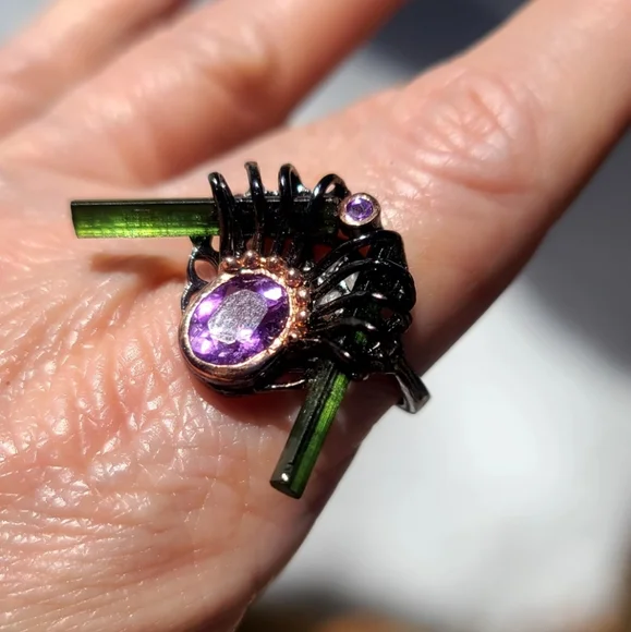 UNIQUE Green Rutilated Tourmaline & Amethyst cocktail 🍸 ring sz 8.5 - Picture 3 of 9